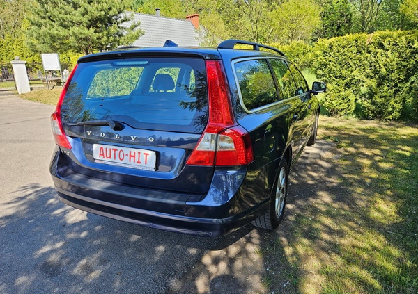 Volvo V70 cena 33900 przebieg: 236000, rok produkcji 2013 z Pińczów małe 704